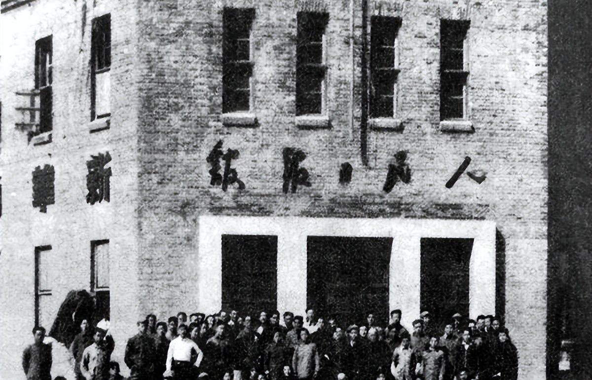 新华社和人民日报社，有什么区别？谁的级别更高？