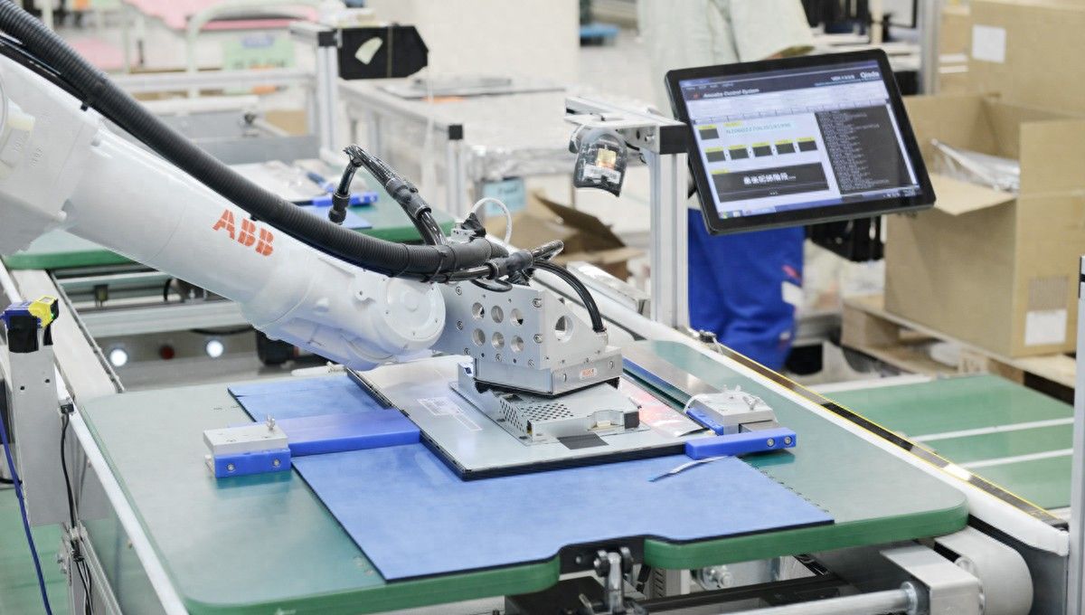 LCD和LED在工业触摸屏中的真实差距，选错易翻车！