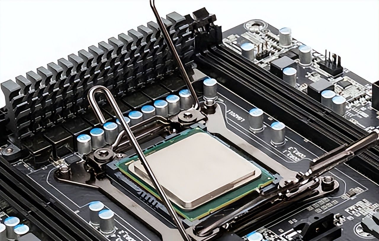 从"房间怪兽"到 "口袋神器":电脑进化史大起底,中国如何逆袭?