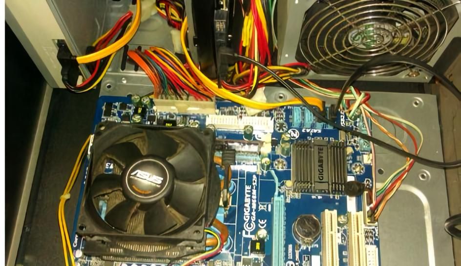 从"房间怪兽"到 "口袋神器":电脑进化史大起底,中国如何逆袭?