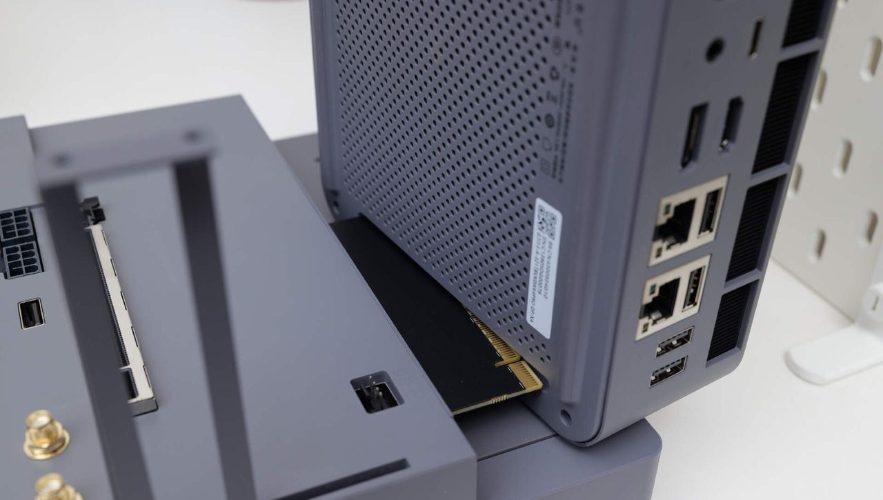 迷你主机终极扩展形态?零刻GTi13 Ultra大战本地AI大模型与3A游戏