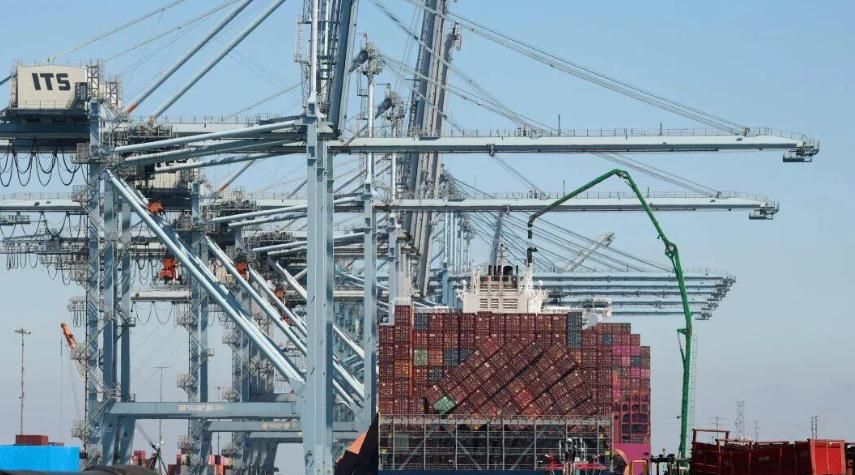 贝森特喊话中国，愿意放弃100%加税，但是稀土限制必须取消