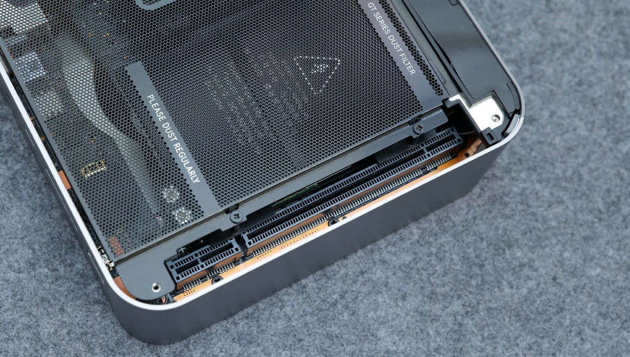 迷你主机终极扩展形态?零刻GTi13 Ultra大战本地AI大模型与3A游戏