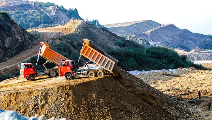 贝森特喊话中国，愿意放弃100%加税，但是稀土限制必须取消