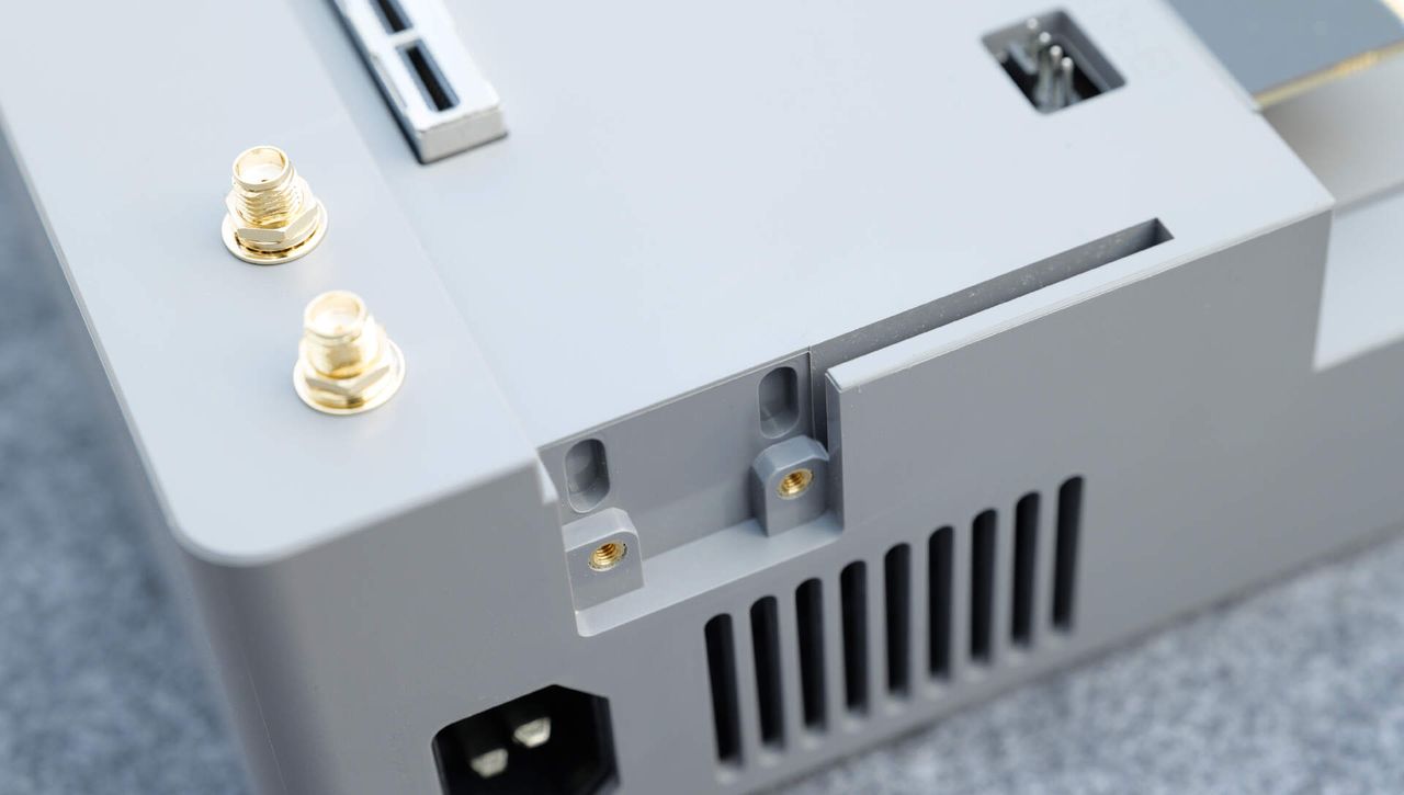 迷你主机终极扩展形态?零刻GTi13 Ultra大战本地AI大模型与3A游戏