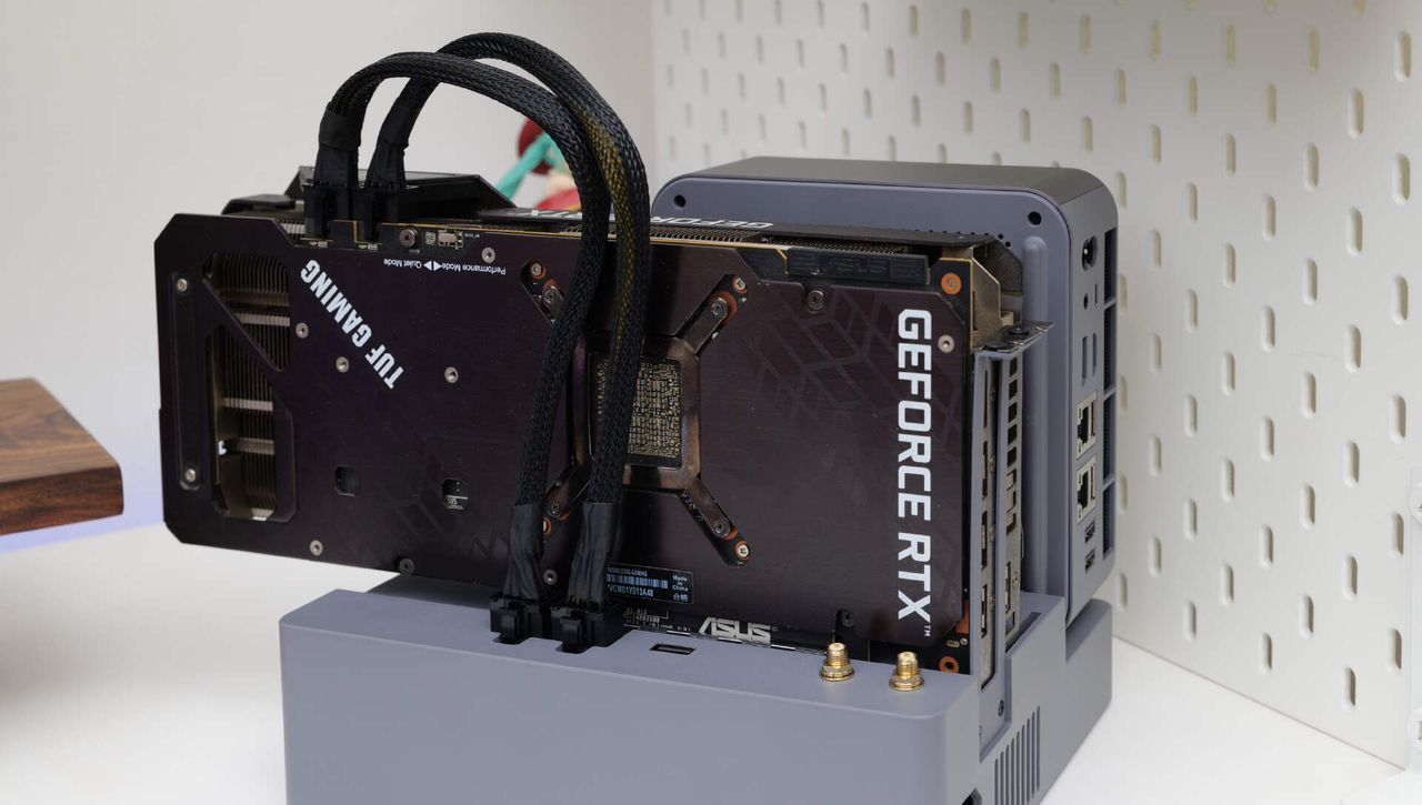 迷你主机终极扩展形态?零刻GTi13 Ultra大战本地AI大模型与3A游戏