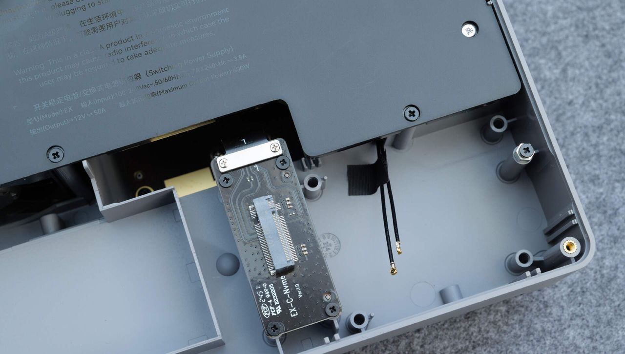 迷你主机终极扩展形态?零刻GTi13 Ultra大战本地AI大模型与3A游戏