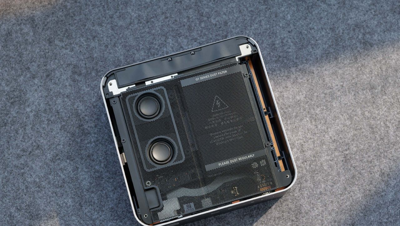 迷你主机终极扩展形态?零刻GTi13 Ultra大战本地AI大模型与3A游戏