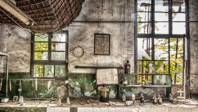 我离异后,对门的女人总找我修东西,她丈夫的眼神越来越不对劲