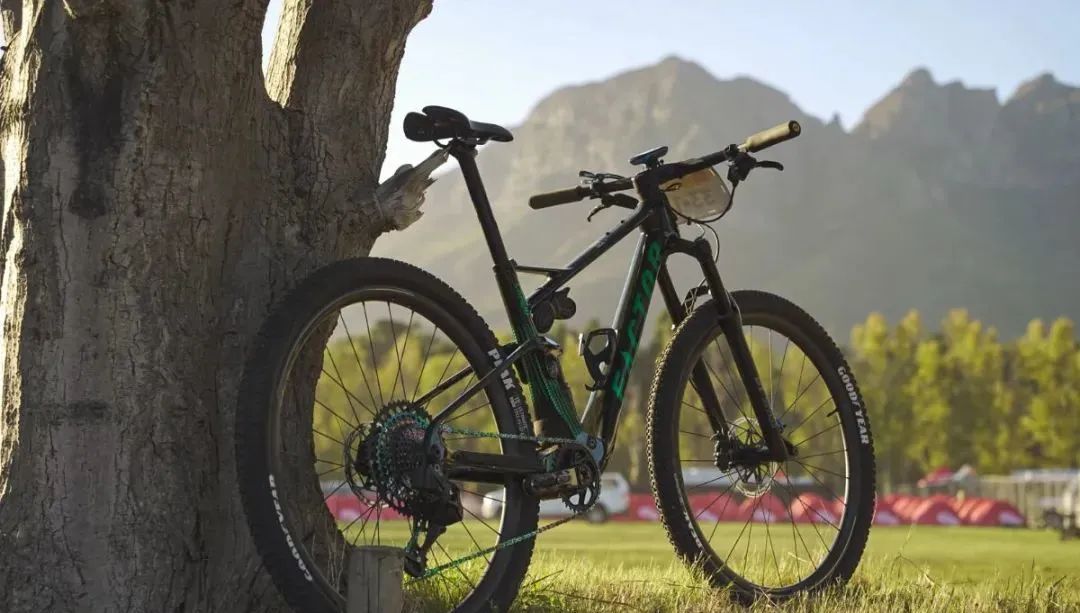 FACTOR首次亮相的山地车系列