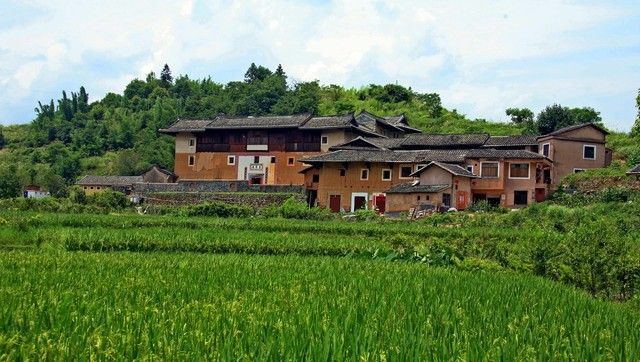 我离异后,对门的女人总找我修东西,她丈夫的眼神越来越不对劲