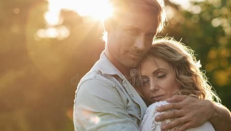 我离异后,对门的女人总找我修东西,她丈夫的眼神越来越不对劲