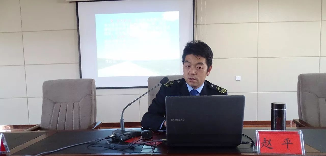 县食药监局开展全县食药监系统党的十九大精神宣讲暨食品药品监管业务培训