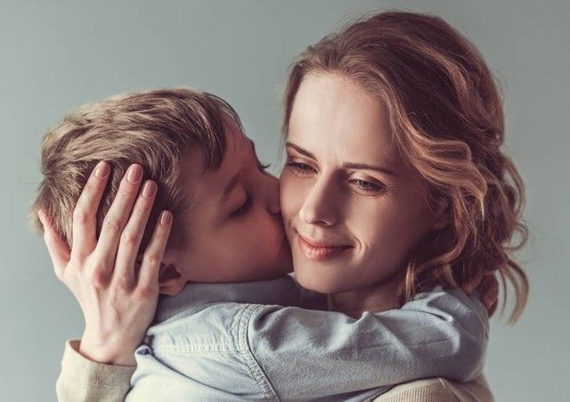 我离异后,对门的女人总找我修东西,她丈夫的眼神越来越不对劲