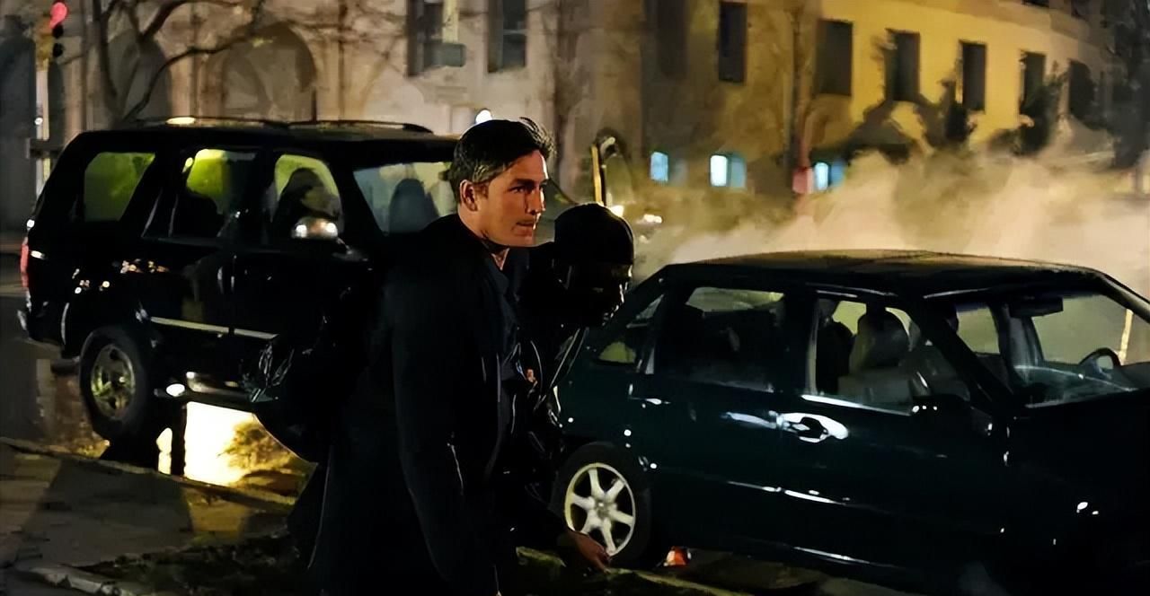 十年前的科幻神剧,如今成了我们的生活纪录片