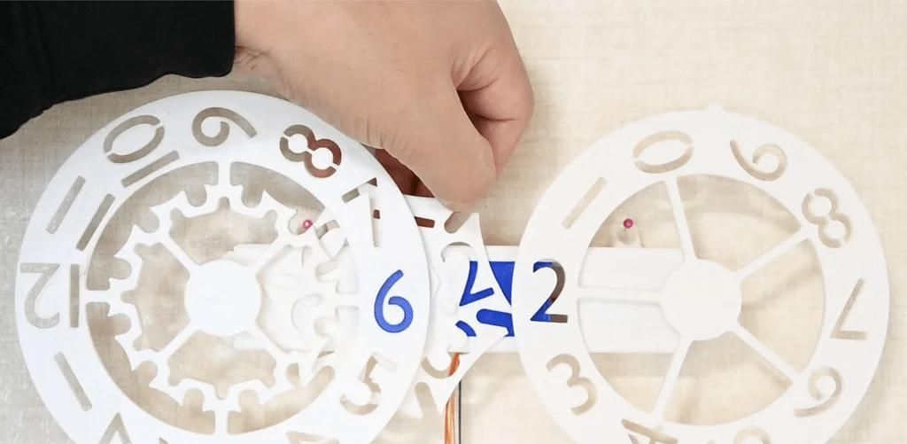 星际飞船驾驶舱模拟器、创意数字时钟|DF创客周刊(第75期)