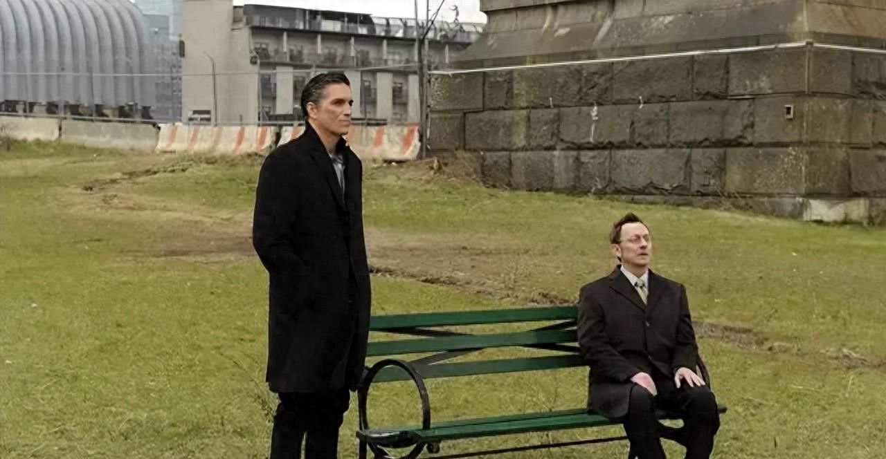 十年前的科幻神剧，如今成了我们的生活纪录片