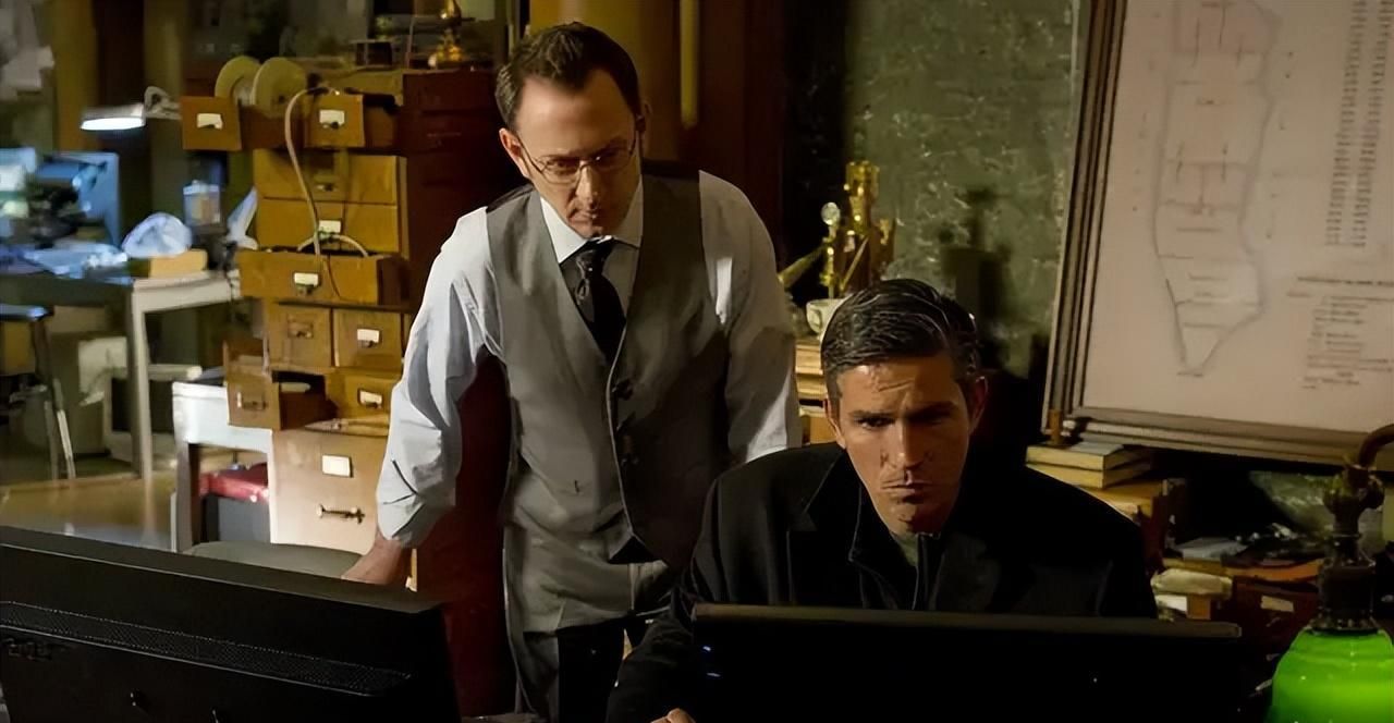 十年前的科幻神剧,如今成了我们的生活纪录片