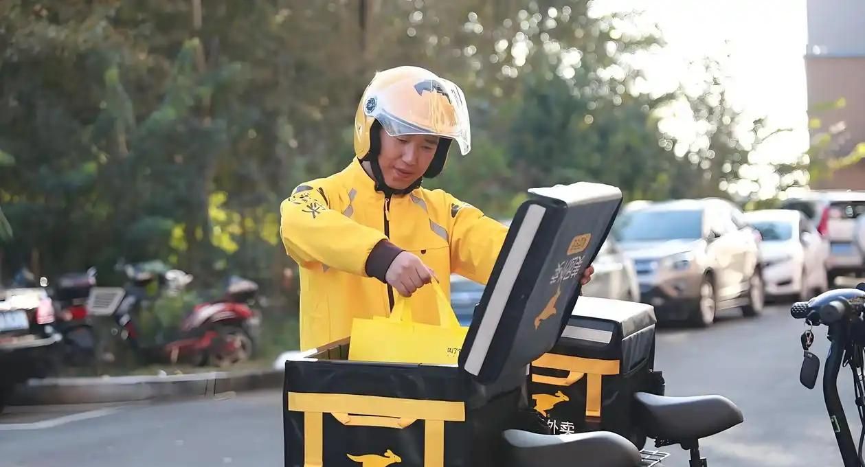 美团S-team添2将!肖飞守业十年,仇广宇带Keeta闯海外