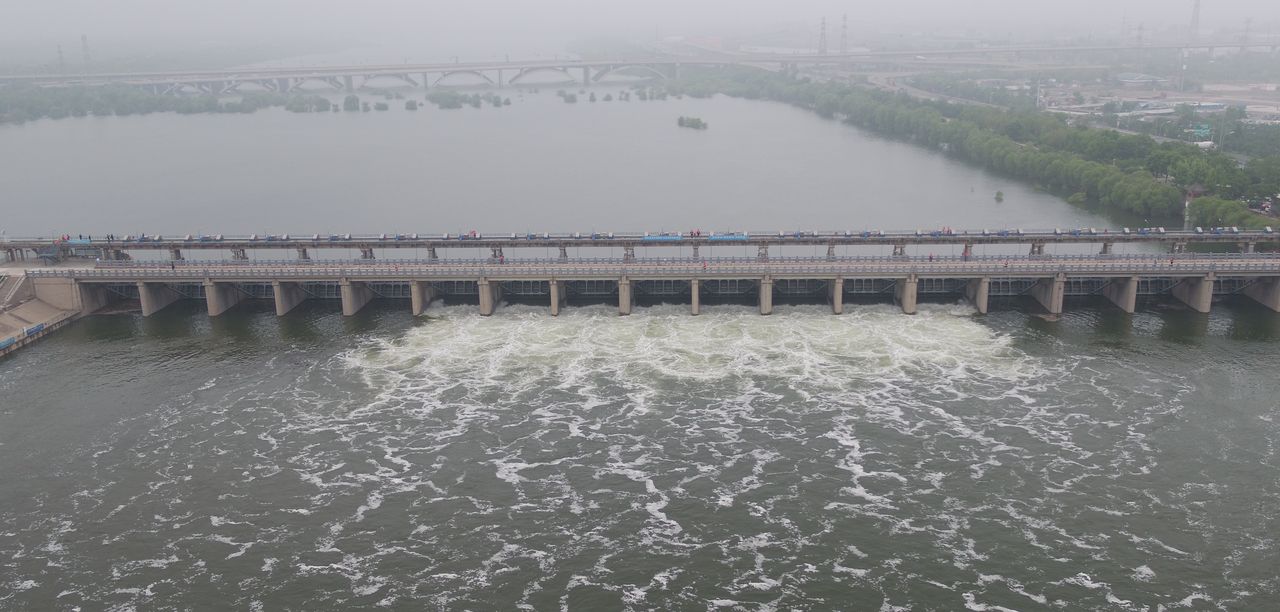 永定河全线通水后，卢沟桥拦河闸再次组织实施脉冲试验