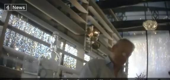 步步惊心：扎克伯格道歉能否阻止Facebook“非死不可”？