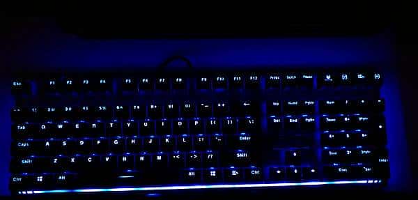 闪亮炫酷可以更好——雷柏V720 RGB全彩背光机械键盘茶轴使用测评