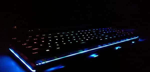 闪亮炫酷可以更好——雷柏V720 RGB全彩背光机械键盘茶轴使用测评