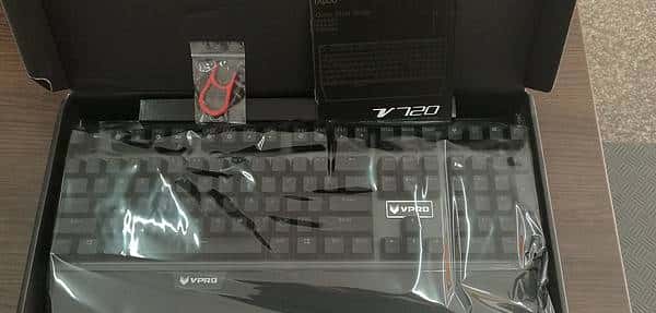 闪亮炫酷可以更好——雷柏V720 RGB全彩背光机械键盘茶轴使用测评