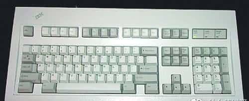 闪亮炫酷可以更好——雷柏V720 RGB全彩背光机械键盘茶轴使用测评