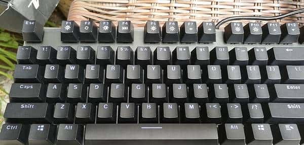 闪亮炫酷可以更好——雷柏V720 RGB全彩背光机械键盘茶轴使用测评