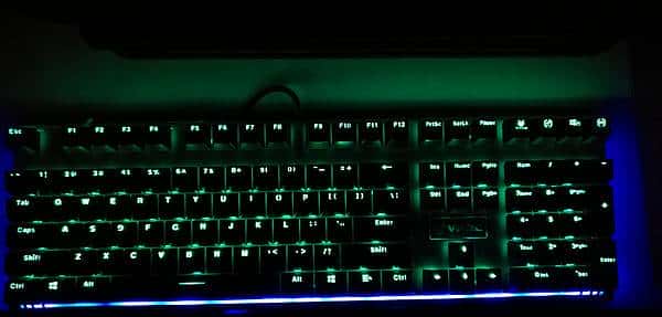 闪亮炫酷可以更好——雷柏V720 RGB全彩背光机械键盘茶轴使用测评