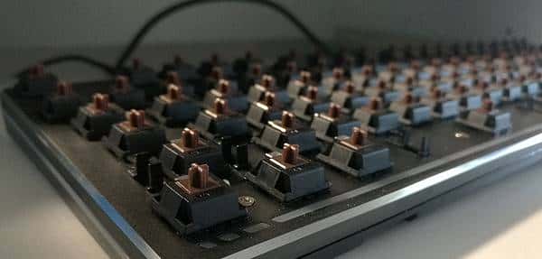 闪亮炫酷可以更好——雷柏V720 RGB全彩背光机械键盘茶轴使用测评