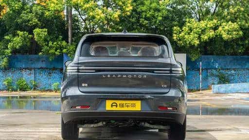 零跑C10:续航里程提升14%,充电速度提升近一半,值得选吗?