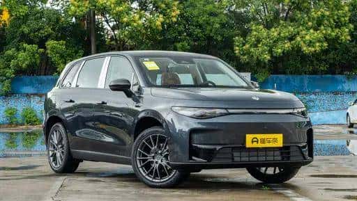 零跑C10:续航里程提升14%,充电速度提升近一半,值得选吗?