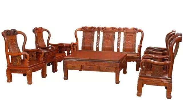 榫卯结构凸出部分叫榫或榫头凹进部分叫卯或榫眼榫槽