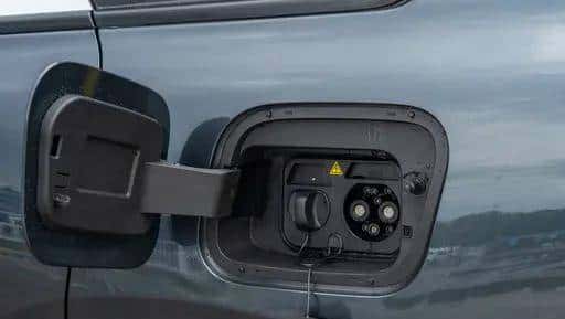 零跑C10:续航里程提升14%,充电速度提升近一半,值得选吗?