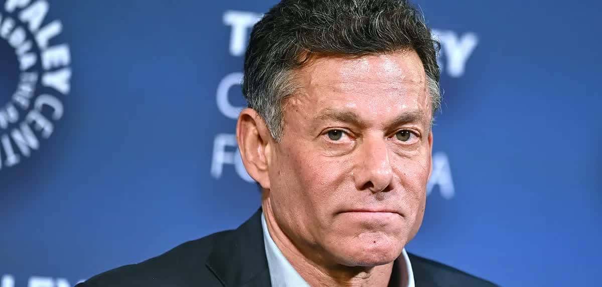 早报｜苹果或在自带地图加入广告/3999元起，一加15正式发布/iPhone 18或将延期至2027年