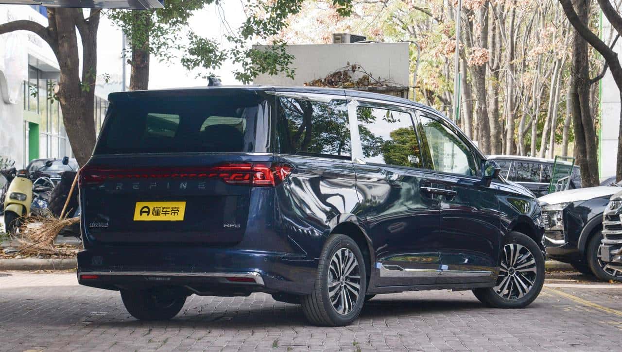 瑞风RF8：不到17万买2.0T中大型MPV，全家出行无压力！