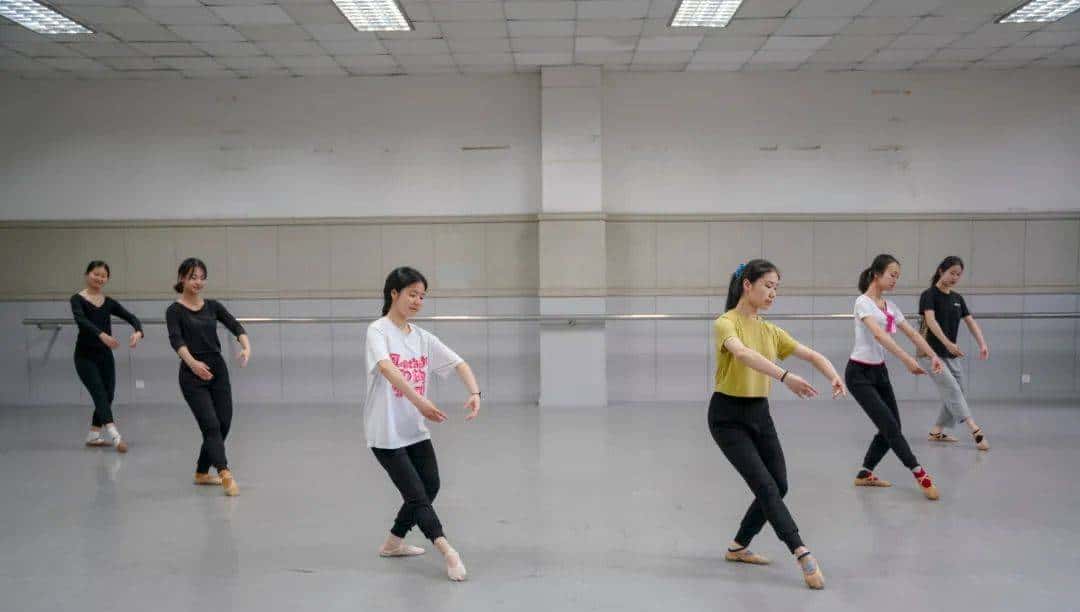 嘿,浙师喊你早自习啦