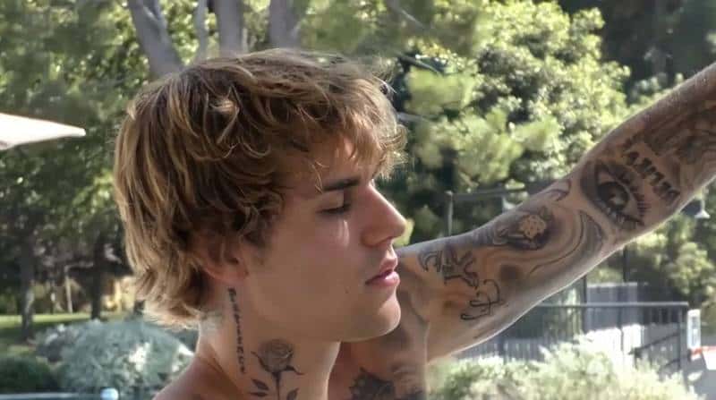 比伯的成名之路，有多出名就有多叛逆，再添玫瑰刺青