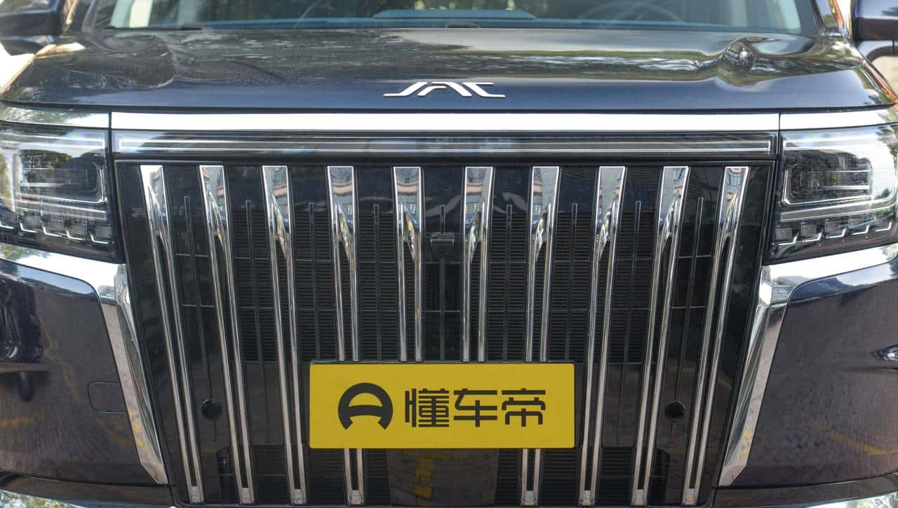 瑞风RF8：不到17万买2.0T中大型MPV，全家出行无压力！