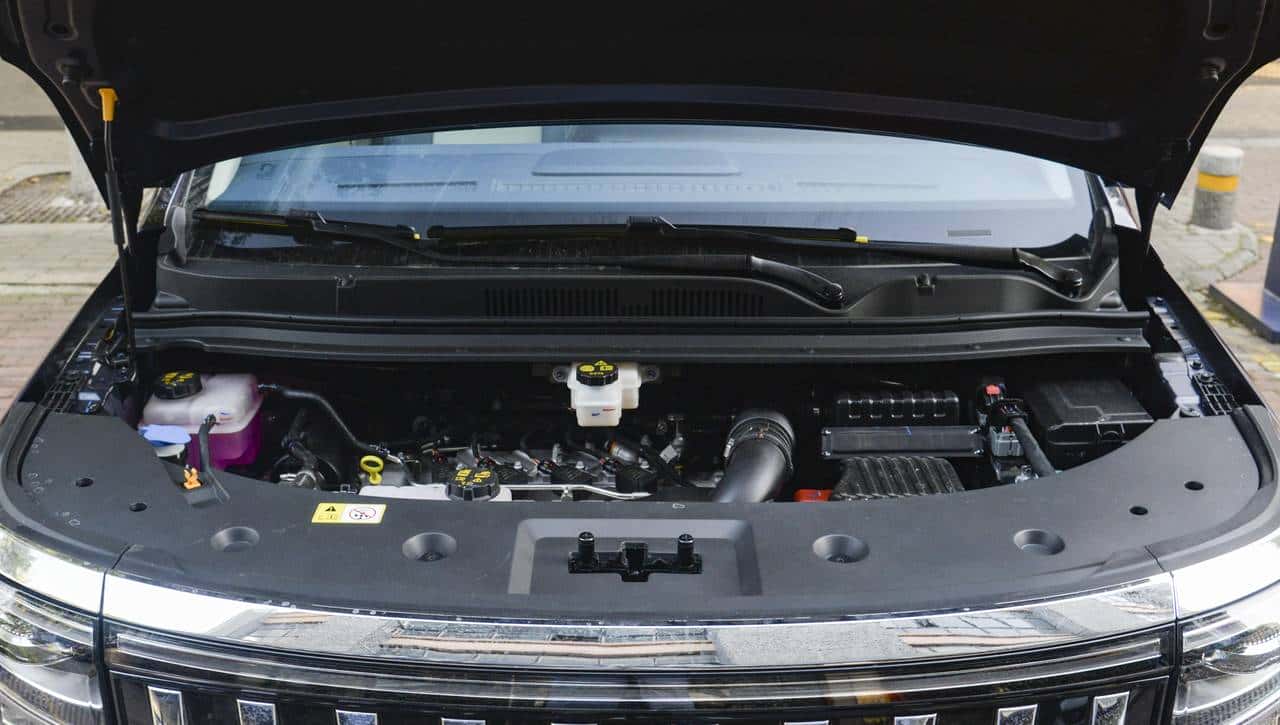 瑞风RF8：不到17万买2.0T中大型MPV，全家出行无压力！