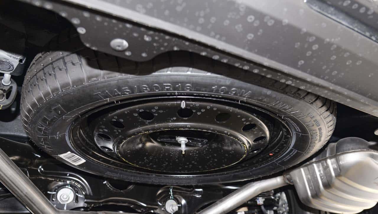 瑞风RF8：不到17万买2.0T中大型MPV，全家出行无压力！