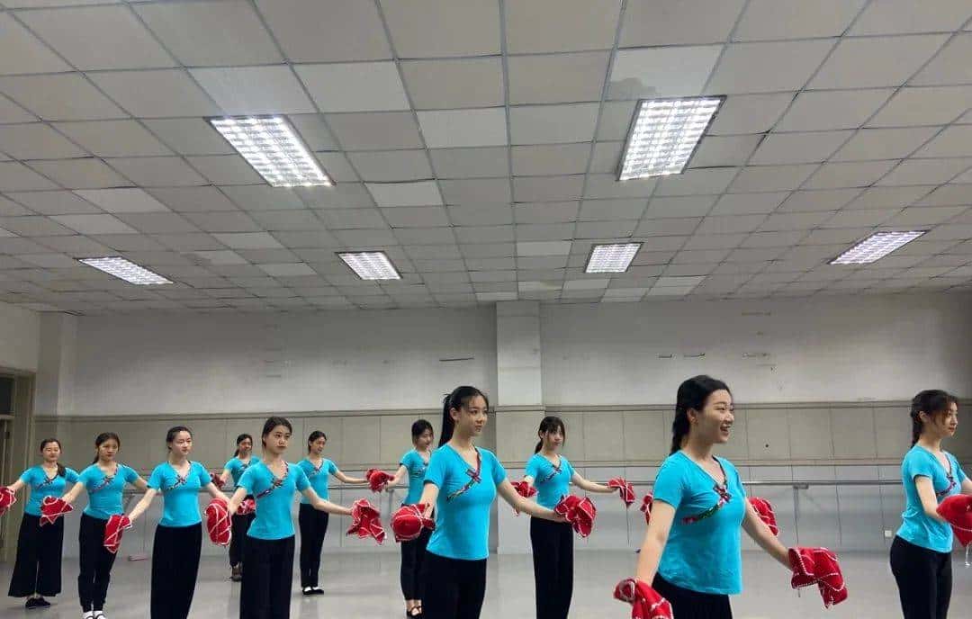 嘿,浙师喊你早自习啦