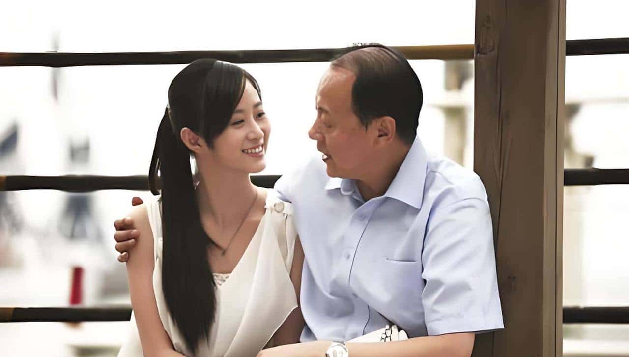 侯总：“老色批”的天花板，全网男人“最想活成的模样”