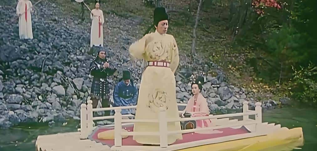 侯总：“老色批”的天花板，全网男人“最想活成的模样”