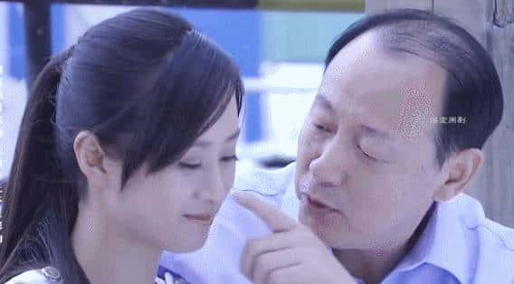 侯总：“老色批”的天花板，全网男人“最想活成的模样”