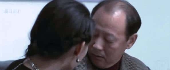 侯总：“老色批”的天花板，全网男人“最想活成的模样”