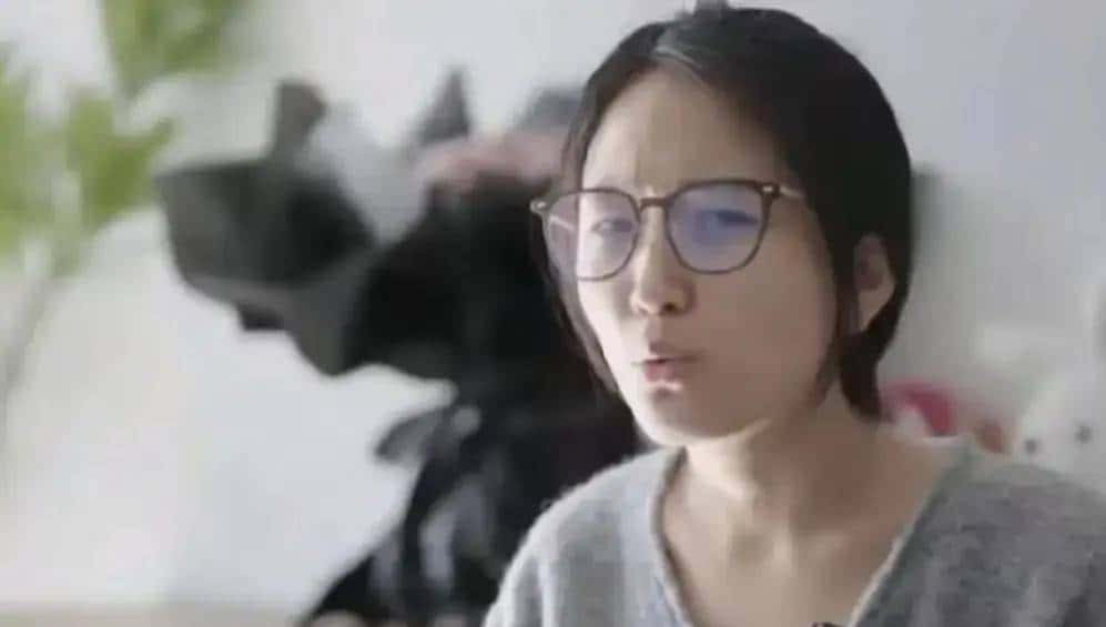 《“挖呀挖” 爆火幼师疑似抑郁，热度背后的心灵 “暗伤”？》
