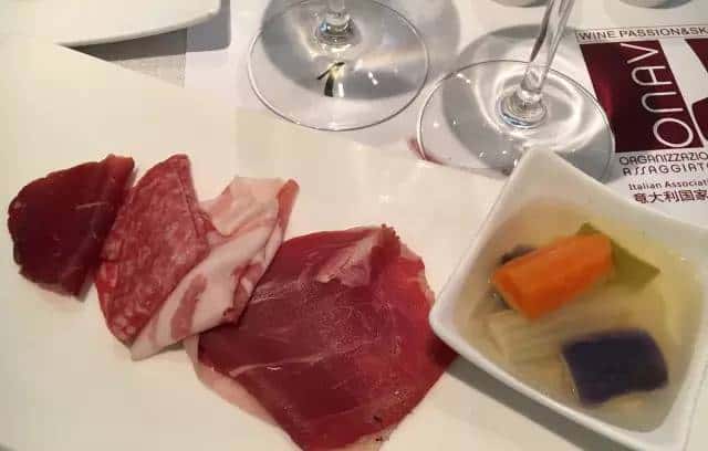 这课程绝了！一场能让学员吃饱、学好的意大利葡萄酒课程